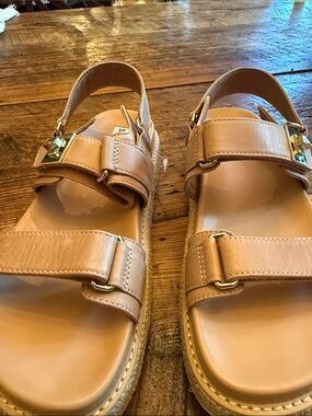 Steve Madden big Mona new Strappy Sandals smell the leather size 10 new